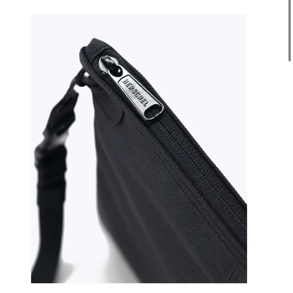 Herschel’s Crossbody Bag | Black | 11 in. X 9 in. - Picture 3 of 7